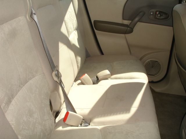 Saturn VUE 2003 photo 2