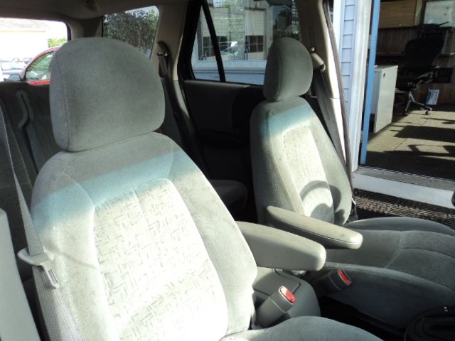 Saturn VUE 2003 photo 16