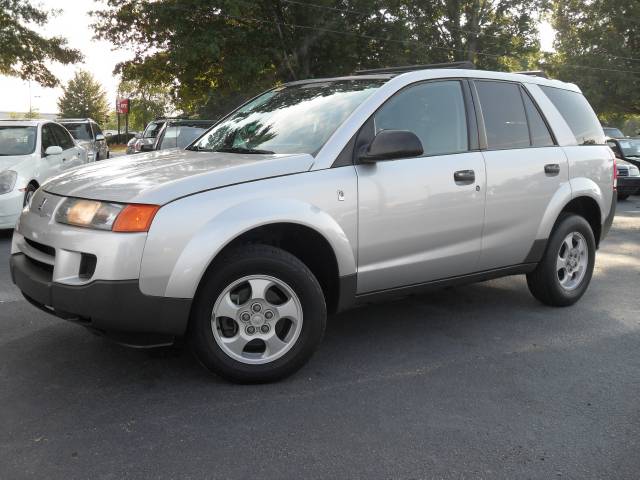 Saturn VUE 2004 photo 1