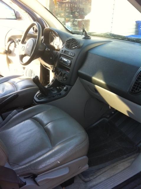 Saturn VUE 2004 photo 2