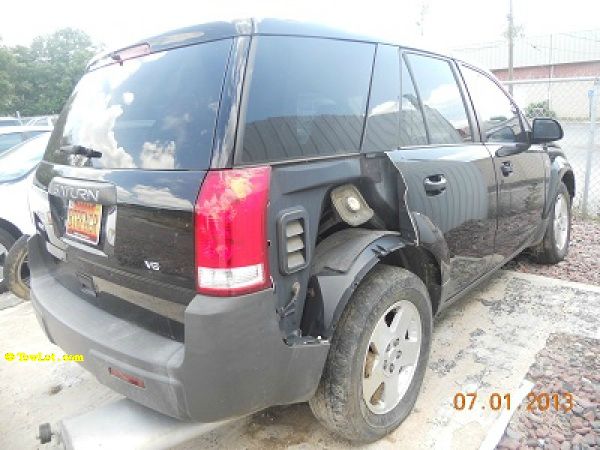 Saturn VUE 2004 photo 2