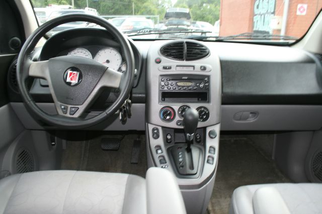 Saturn VUE 2004 photo 14