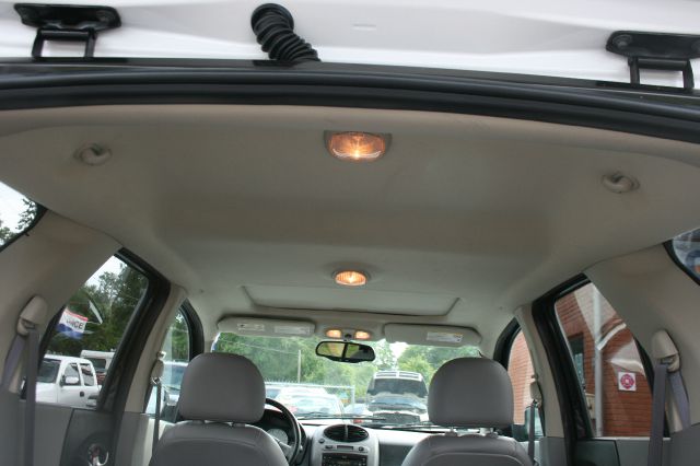 Saturn VUE 2004 photo 16