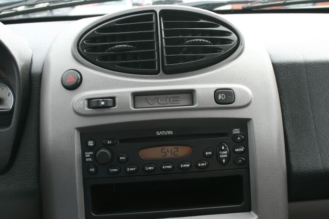 Saturn VUE 2004 photo 9