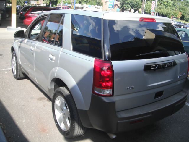 Saturn VUE 2004 photo 1