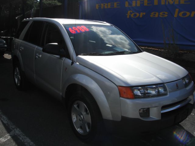 Saturn VUE 2004 photo 2