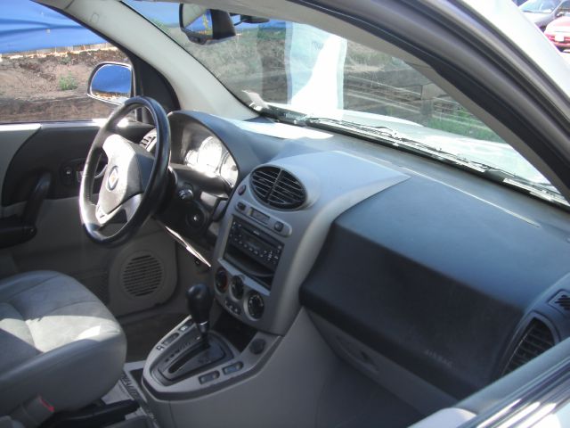 Saturn VUE 2004 photo 3