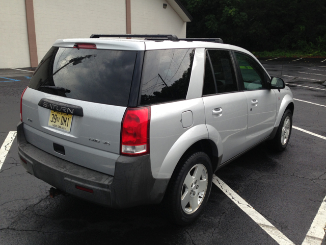 Saturn VUE 2004 photo 2