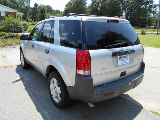 Saturn VUE 2004 photo 1