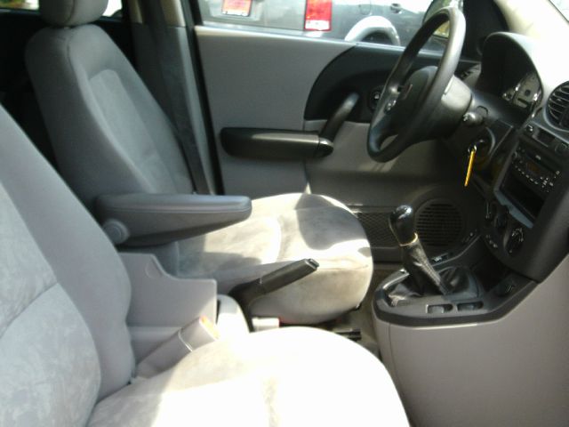 Saturn VUE 2004 photo 2