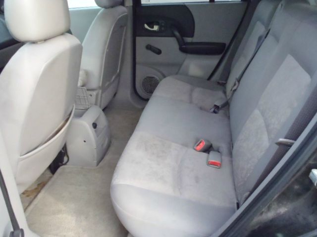 Saturn VUE 2004 photo 1