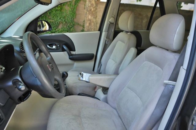 Saturn VUE 2004 photo 2