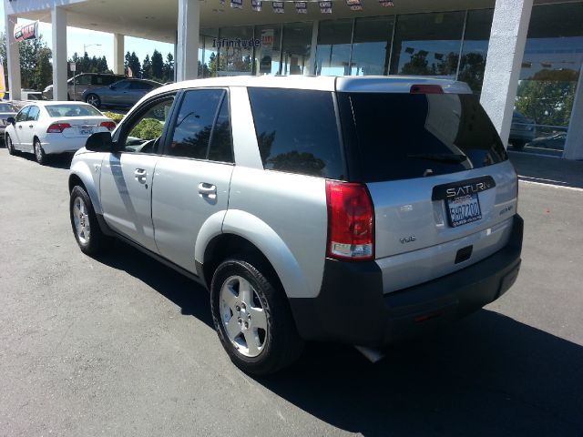 Saturn VUE 2004 photo 1