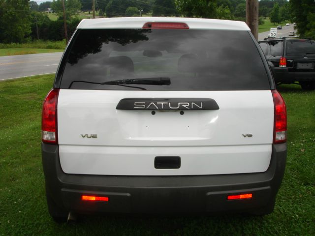 Saturn VUE 2004 photo 2