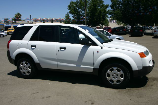 Saturn VUE 2004 photo 1