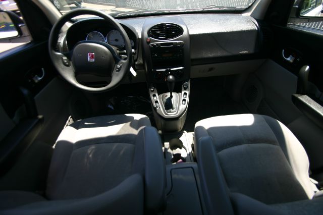 Saturn VUE 2004 photo 2