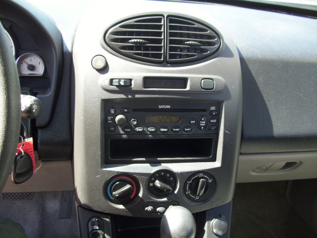 Saturn VUE 2004 photo 19