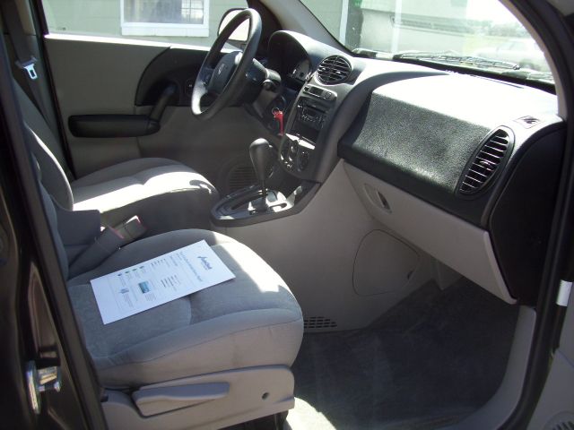 Saturn VUE 2004 photo 20