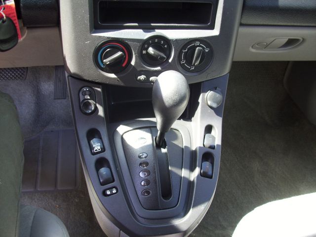 Saturn VUE 2004 photo 5