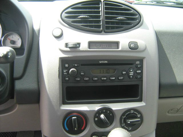 Saturn VUE 2004 photo 3