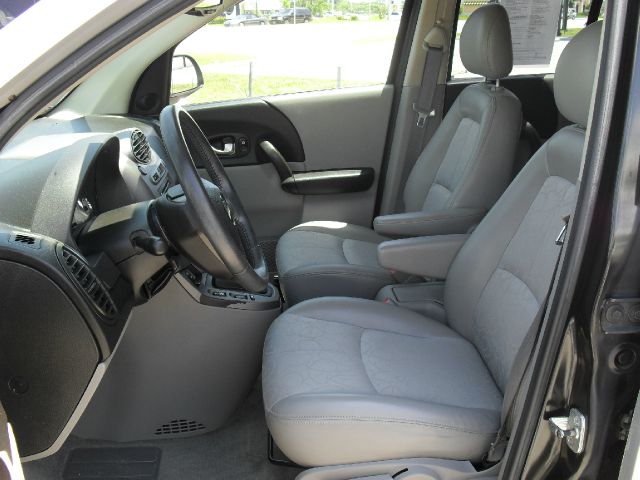 Saturn VUE 2004 photo 2