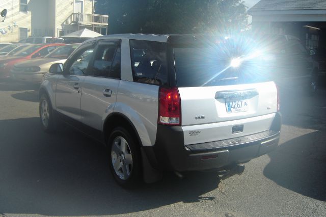 Saturn VUE 2004 photo 2