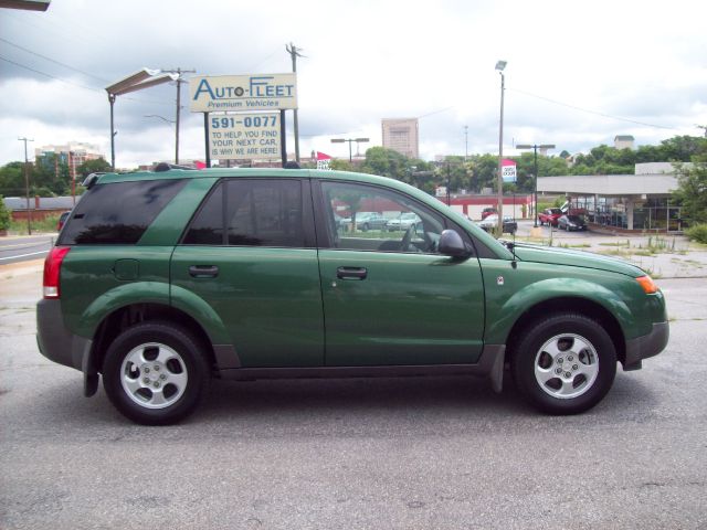 Saturn VUE 2004 photo 1