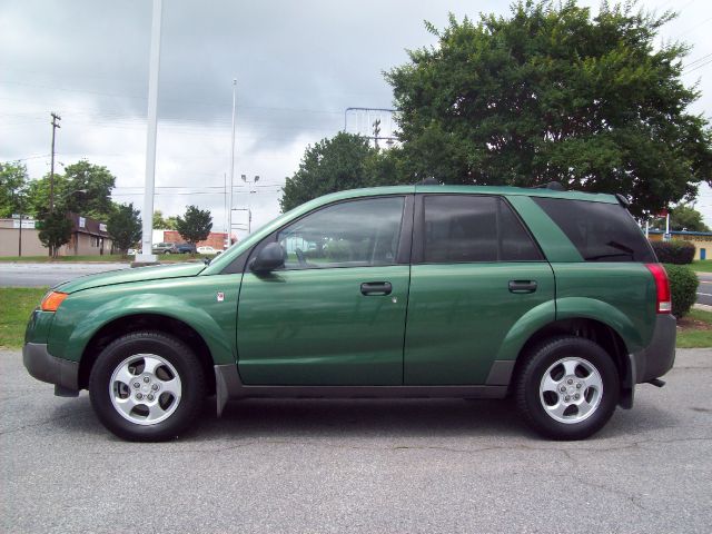 Saturn VUE 2004 photo 2