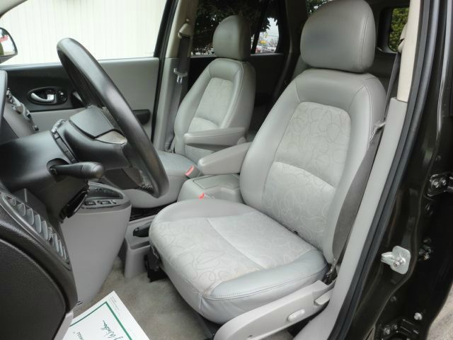 Saturn VUE 2004 photo 1