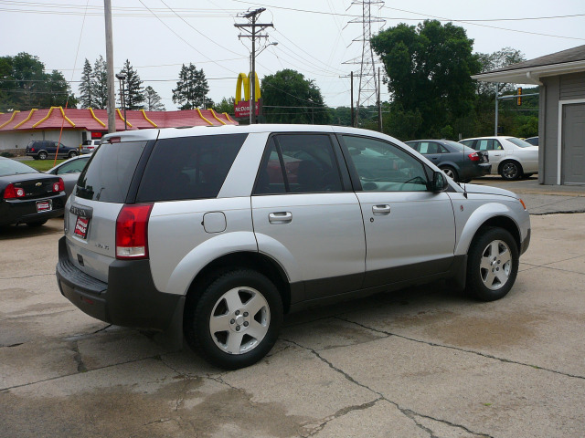 Saturn VUE 2004 photo 1