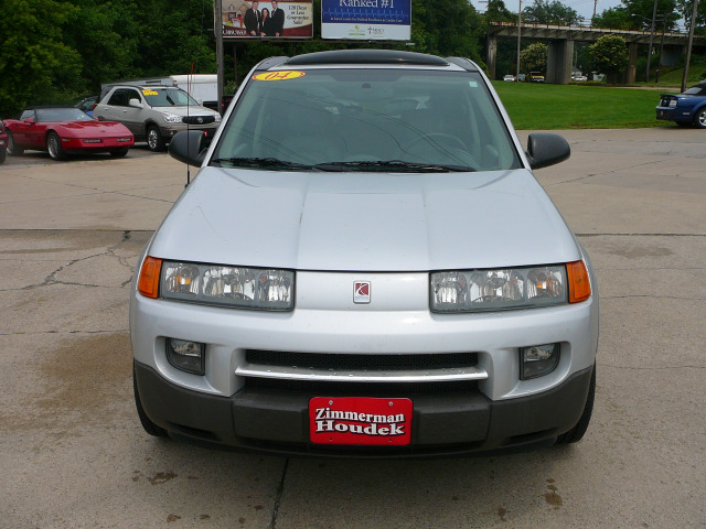 Saturn VUE 2004 photo 2