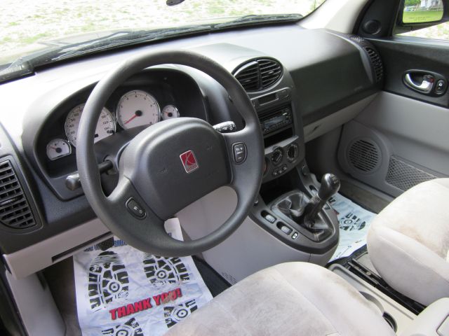 Saturn VUE 2004 photo 2