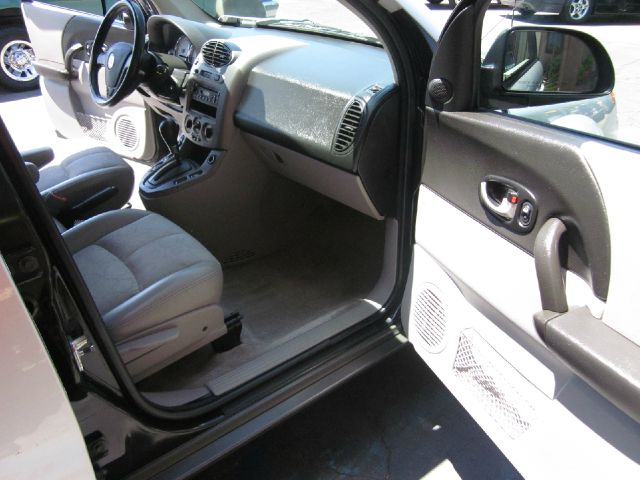 Saturn VUE 2004 photo 11