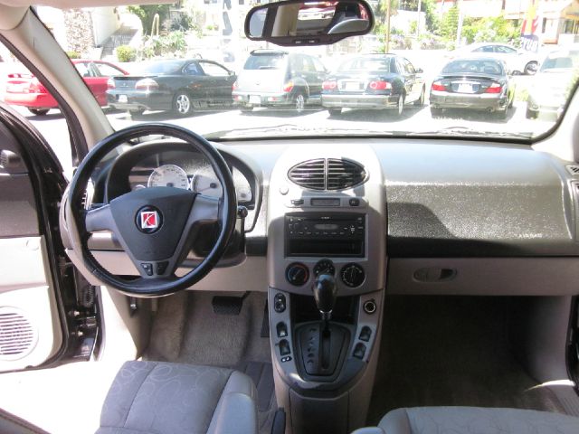 Saturn VUE 2004 photo 2