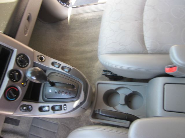 Saturn VUE 2004 photo 5