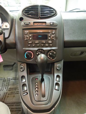 Saturn VUE 2004 photo 25