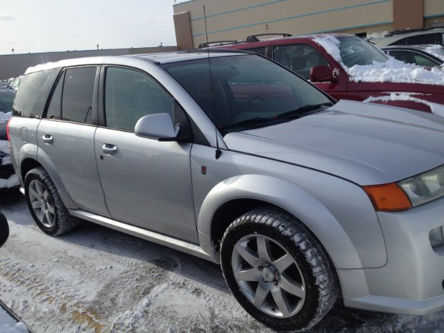 Saturn VUE 2004 photo 1