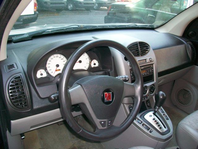 Saturn VUE 2005 photo 1