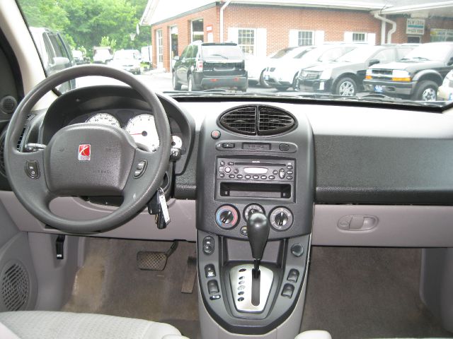 Saturn VUE 2005 photo 1