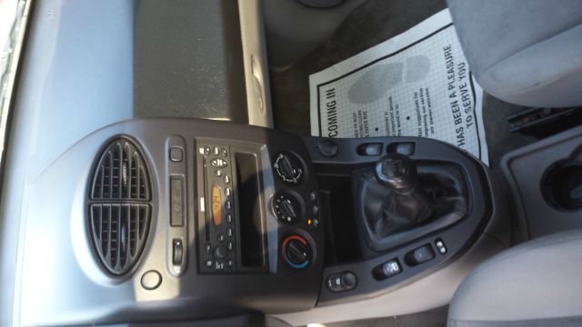 Saturn VUE 2005 photo 8