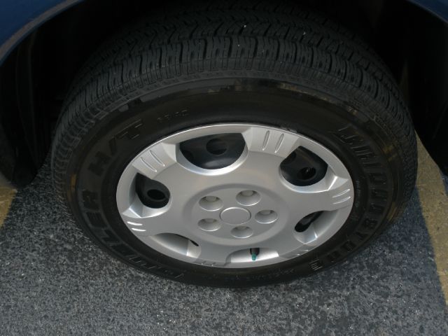 Saturn VUE 2005 photo 2