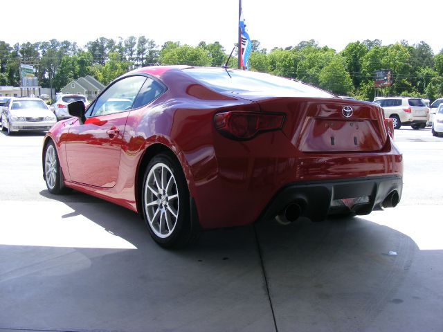 Scion FR-S 2013 photo 4