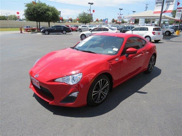 Scion FR-S 2013 photo 4