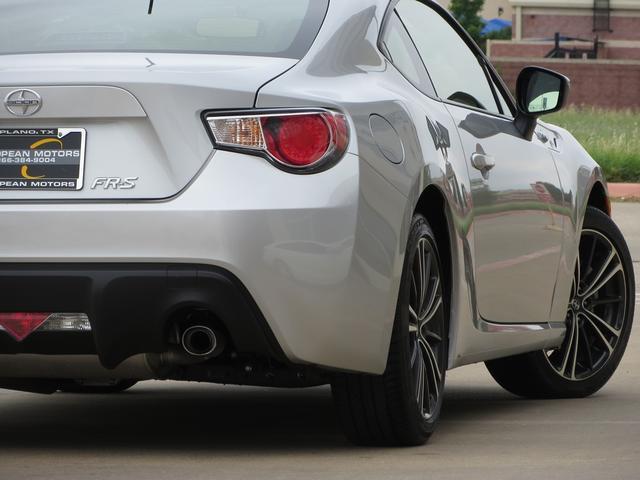 Scion FR-S 2013 photo 4