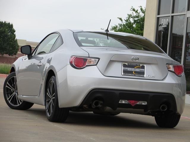 Scion FR-S 2013 photo 8