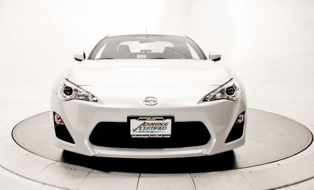 Scion FR-S 2013 photo 1