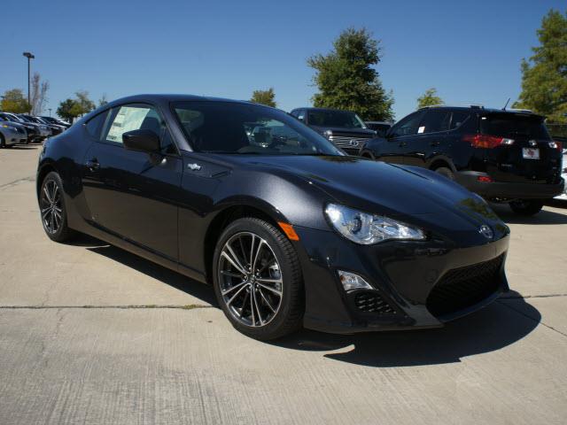 Scion FR-S 2014 photo 1