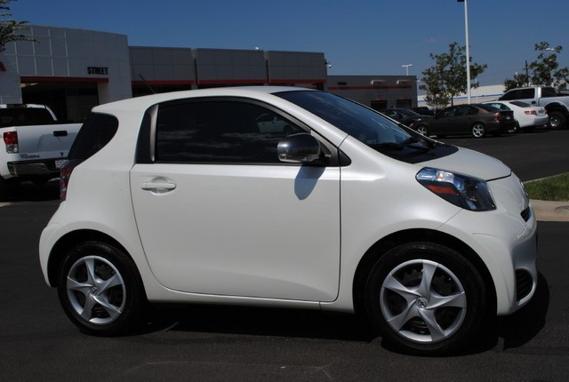 Scion iQ Base Unspecified