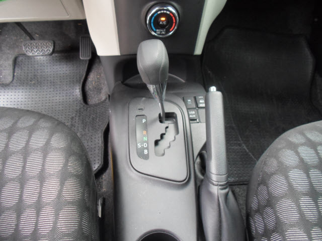 Scion iQ 2012 photo 4