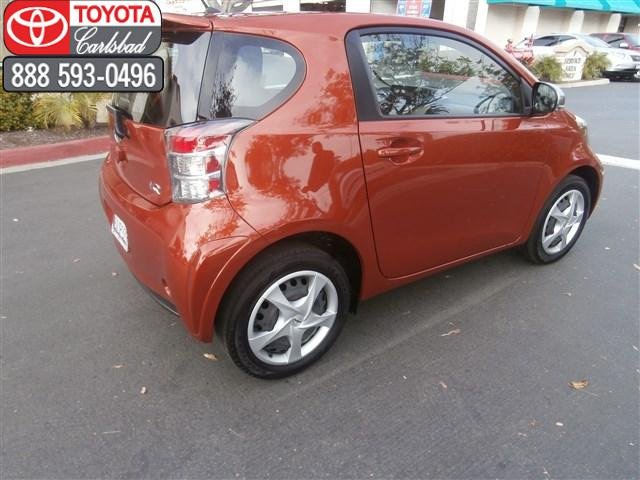 Scion iQ 2012 photo 2